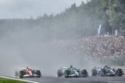 La FIA a-t-elle lancé la course trop tard au GP de Belgique ?