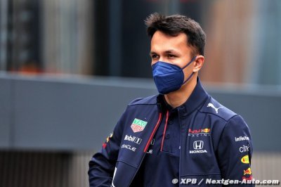 Albon says 2022 F1 cockpit talks ’begin now’