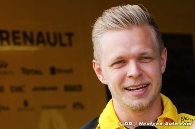 Magnussen quiet over Renault’s young drivers
