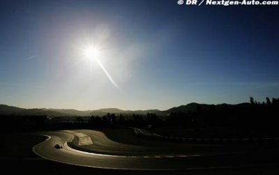 Drivers begin to arrive in sunny Bahrain