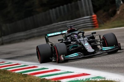 Italie, EL2&nbsp;: Hamilton et Mercedes F1 en tête, crash pour Sainz
