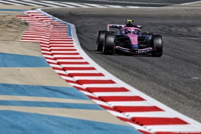 Des soucis techniques limitent le programme de la première journée d’Alpine F1.