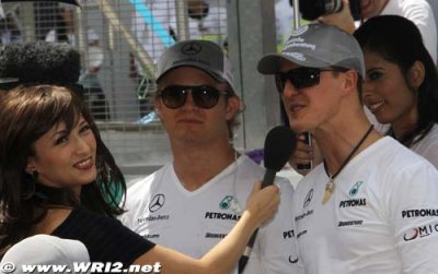 Les pilotes Mercedes dans le tableau de marche