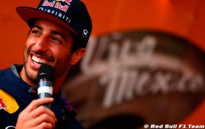 Amid F1 crisis, Ricciardo eyes Nascar race