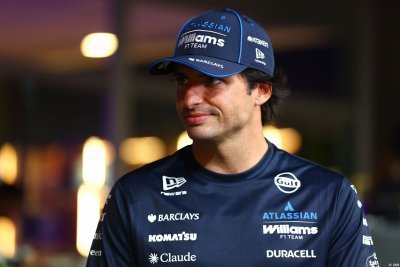 Horner voulait-il réellement recruter Sainz&nbsp;? Le pilote Williams répond avec ironie