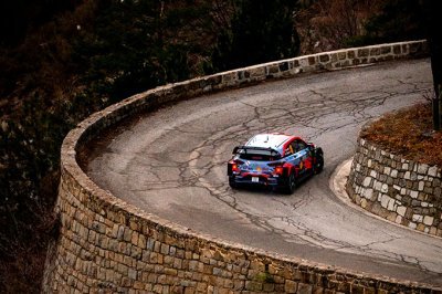 Thierry Neuville remporte le Rallye Monte-Carlo