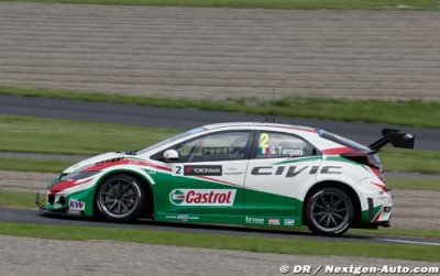 Motegi, Libres 2&nbsp;: Tarquini encore, Loeb en embuscade