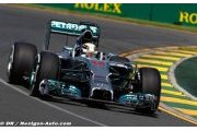 Hamilton recovers to take top spot in second practice