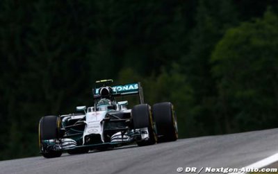 Mercedes battle rages on Red Bull turf