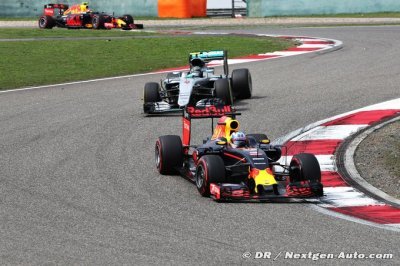 La Red Bull RB12 impressionne aussi Alain Prost