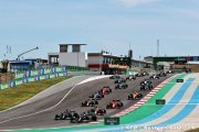 Un Hamilton irrésistible gagne à Portimão devant Verstappen 
