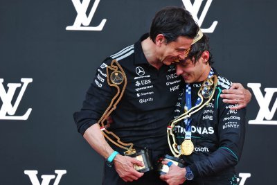 Wolff juge ’incroyable’ la victoire d’Antonelli à Monaco mais ’continue à croire’ en Russell