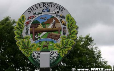 Un hôtel détruit par le feu à Silverstone