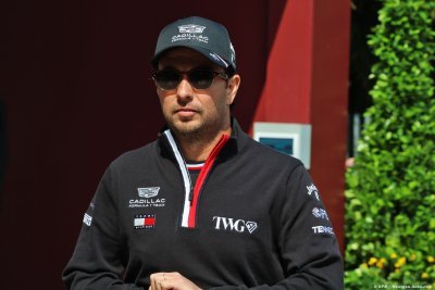 Pérez alerte sur des départs ’dangereux’ et des dépassements ’artificiels’