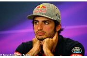 Sainz denies announcing Ferrari engine deal