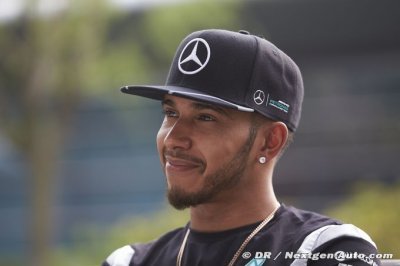 Rosberg ’walking away’ with title - Hamilton