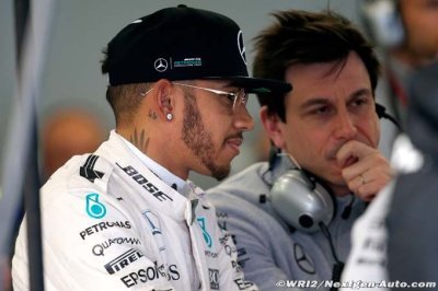 Hamilton veut s’assurer de la détermination de Mercedes à rester en F1 