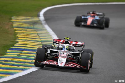 Komatsu salue ’la course fantastique’ de Bearman et admet ’une erreur’ pour Ocon