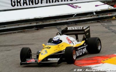 Alain Prost retrouve sa Renault F1 Turbo de 1983