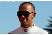 Hamilton's father plays down management criticism