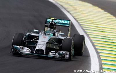 Brésil L2&nbsp;: Rosberg prend la tête entre deux drapeaux rouges