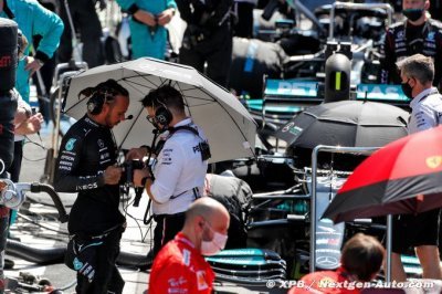 Pourquoi Mercedes F1 a réparé l’aileron de Hamilton avec de la colle et du scotch