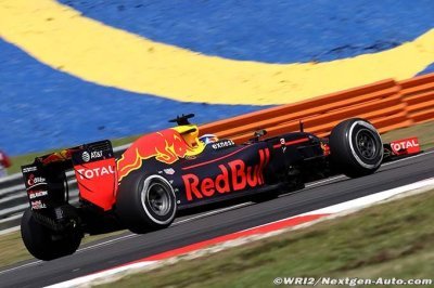 Ricciardo leads home Red Bull 1-2 as Hamilton fails to finish