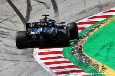 Mercedes F1 réussit son ‘meilleur vendredi’, Hamilton ‘ne voit pas l’intérêt’ du virage 10