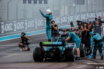 Vettel conclut une journée et une carrière ’incroyables’ avec un point
