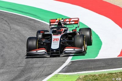 Stabilité versus sous-virage&nbsp;: Magnussen explique le dilemme de sa F1
