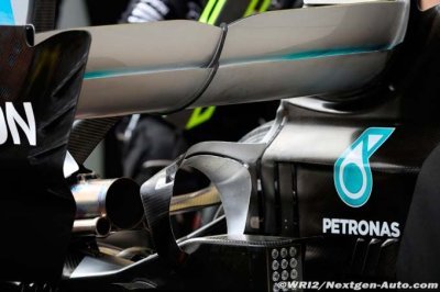 Mercedes casse plusieurs échappements au banc