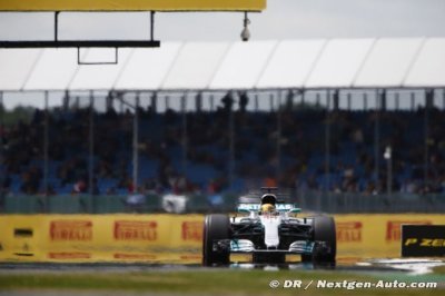 Hamilton gagne en solitaire à Silverstone