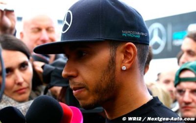 Hamilton linked with Ferrari switch