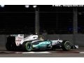 Rosberg dans les points, Schumacher dans le mur