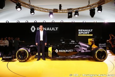 Renault may change black livery by Melbourne