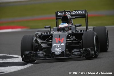 Alonso&nbsp;: McLaren est en progrès constants