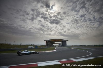 Rosberg extends lead with Chinese win ahead of Vettel and Kvyat