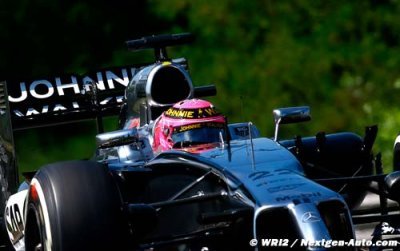 Button cherche à protéger son baquet