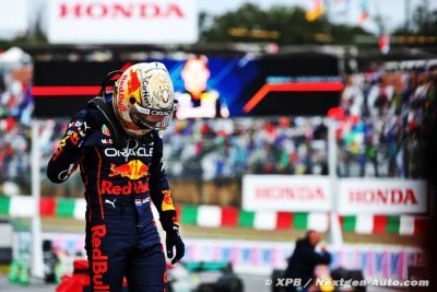 Verstappen trouve ’assez drôle’ la manière dont il a été titré