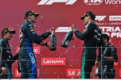 ’J’aurais fait la même chose’&nbsp;: Verstappen défend Russell sur sa pole en Autriche