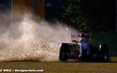 12 tours pour Grosjean et une sortie de piste, Maldonado bloqué au stand