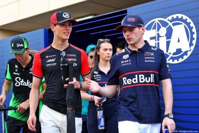 Comme Verstappen, Bearman fustige les règles ’peu naturelles’ de la FIA