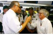 Ecclestone s'en prend à Mosley