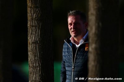 Jos Verstappen pointe le moteur Renault du doigt chez Red Bull
