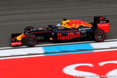 Ricciardo estime que sa Red Bull est aussi bonne que la Mercedes
