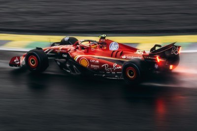 Comment les groupes motopropulseurs hybrides redéfinissent l’efficacité du sport automobile