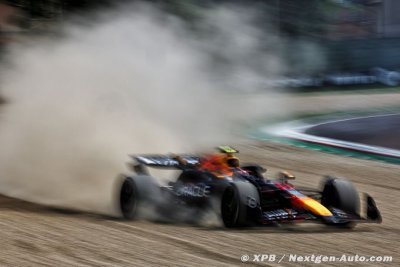For now, Horner is standing behind Perez