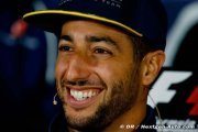 Ricciardo happy with Verstappen until 2018