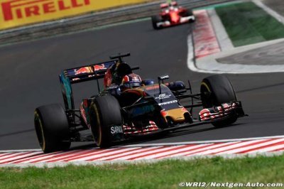 Kvyat set for Red Bull split - report