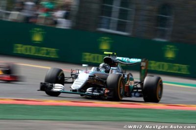 Rosberg on pole in Spa ahead of Verstappen and Räikkönen